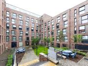 Ensuite Bronze H Has an Apartment