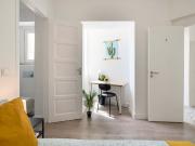 Ensuite in Rua marquesa da Alorna, Lisbon Room 7 2min...
