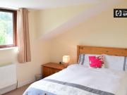 Ensuite room in 3 bedroom apartment in Ballinteer, Dublin