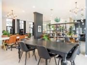 Ensuite Silver D Has an Apartment