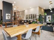 Ensuite Silver F Has an Apartment