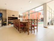 enta casa 5 ambientes piscina quincho Quilmes barrio...