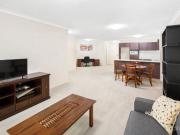 Entertainers Dream! Extra Large Courtyard Balcony!