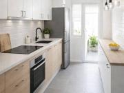 Entre a tradição e a modernidade, ergue se este...