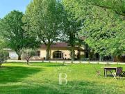 ENTRE AVIGNON ET SAINT REMY DE PROVENCE MAS DE CHARME 4...