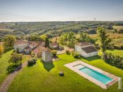 Entre Bordeaux et Toulouse, dominant la vallée de la...