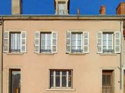 Entre Cluny et Charolles, maison de centre bourg de 144...