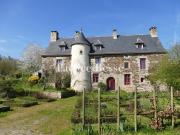 Entre Lamballe et Dinan, un manoir breton du 15e s...