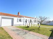 Entre mer et marais, une maison douce à vivre à L'Épine