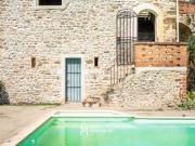 Entre Uzès, Alès et Nîmes, mas de village avec vue,...