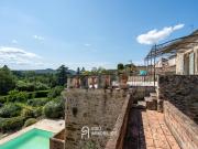 Entre Uzès, Alès et Nîmes, mas de village avec vue,...
