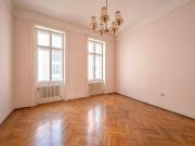 Entwicklungswürdige Stilaltbauwohnung in toller Lage!...