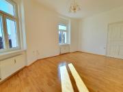 Entzückende City Wohnung mit Schlossbergblick. 5...