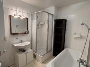 Entzückende Terrassenwohnung mit Parkplatz