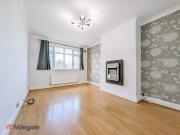 Epsom Road, Morden SM4, 2 bed flat to rent, £1,750 pcm |...