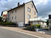 Erdgeschosswohnung mit großem Balkon zu vermieten!
