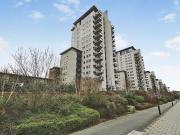 Erebus Drive, London SE28, 2 bed flat to rent, £1,800...