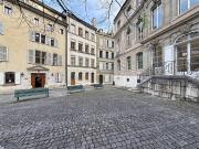 Erhabene renovierte 6 Zimmer Wohnung eingebettet im...