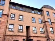 Errol Gardens, Glasgow G5, 2 bed flat to rent, £1,095...