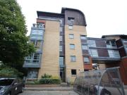 Errol Gardens, Glasgow G5, 2 bed flat to rent, £1,400...