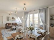 ••• Erstbezug! 3 Zimmer DG Wohnung mit Lift und Balkon...