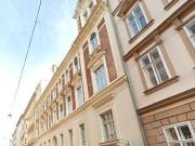 Erstbezug: 5 ZIMMER Altbau, ruhiger Süd Balkon, extra...