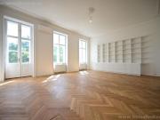 Erstbezug: Altbauwohnung mit wunderschönem Grünblick /...