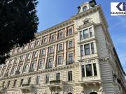 ERSTBEZUG GENERALRENOVIERTE LUXUS STILWOHNUNG / FIRST...