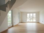 ERSTBEZUG | Helle Maisonettewohnung mit 3 Zimmern und...