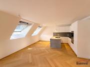 ERSTBEZUG Hochwertige Dachgeschossmaisonette mit Balkon,...