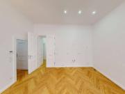 Erstbezug in Neubau Living sanierte 4 Zimmer Altbauwohnung