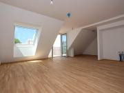 ERSTBEZUG, JETZT einziehen! Dachgeschoss NEU mit...