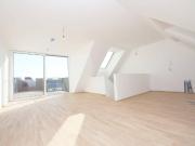 ERSTBEZUG, JETZT einziehen! Dachgeschoss NEU mit...