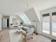 ERSTBEZUG LICHTDURCHFLUTETE DACHGESCHOSSWOHNUNG MIT...