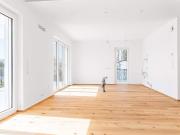 Erstbezug: Lichtdurchflutetes Penthouse mit Panorama...