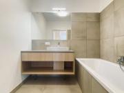 Erstbezug Moderne Drei Zimmer Eigentumswohnung mit Balkon