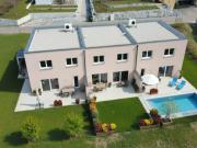 ERSTBEZUG modernes Eckreihenhaus am Südhang