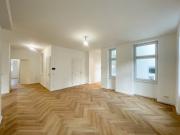 ERSTBEZUG NACH GENERALSANIERUNG Altbauwohnung mit...