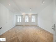 Erstbezug nach Luxussanierung: Altbauwohnung der Extraklasse