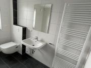 Erstbezug nach Sanierung – 3 Zi, Dachterrasse &...