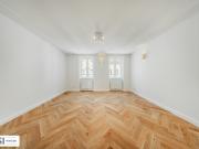 Erstbezug nach Sanierung: Altbau Charme trifft modernen...