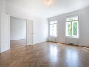 ERSTBEZUG nach Sanierung: ALTBAUCHARME IM MODERNEN...