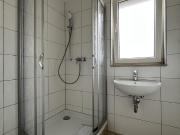 Erstbezug nach Sanierung kleine 3 RW im 1. OG mit Duschbad