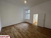 Erstbezug nach Sanierung repräsentative Altbauwohnung...