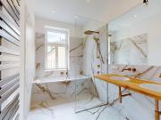 Erstbezug nach Sanierung: Stilvoller Altbau mit...