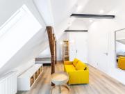 Erstbezug nach Sanierung Voll möblierte 1 Zimmer DG...