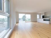 ERSTBEZUG: PENTHOUSE MIT 3 TERRASSEN DIREKT BEI DER U...