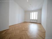 ERSTBEZUG: sanierte Altbauwohnung, 4 Zimmer 2...