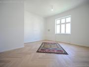 Erstbezug: sehr schöne Altbauwohnung mit Loggia + Garten...