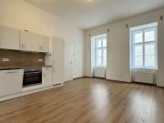 Stilvolle 2 Zimmer Altbauwohnung mit genehmigtem Balkon...